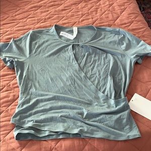 Lululemon short sleeve shirt